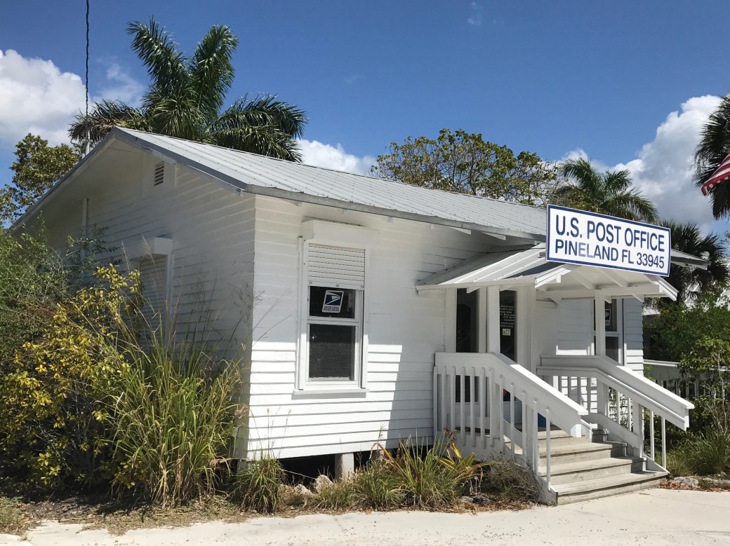 1C4B241C-59EC-4C93-BFE7-9B40D01FEF34